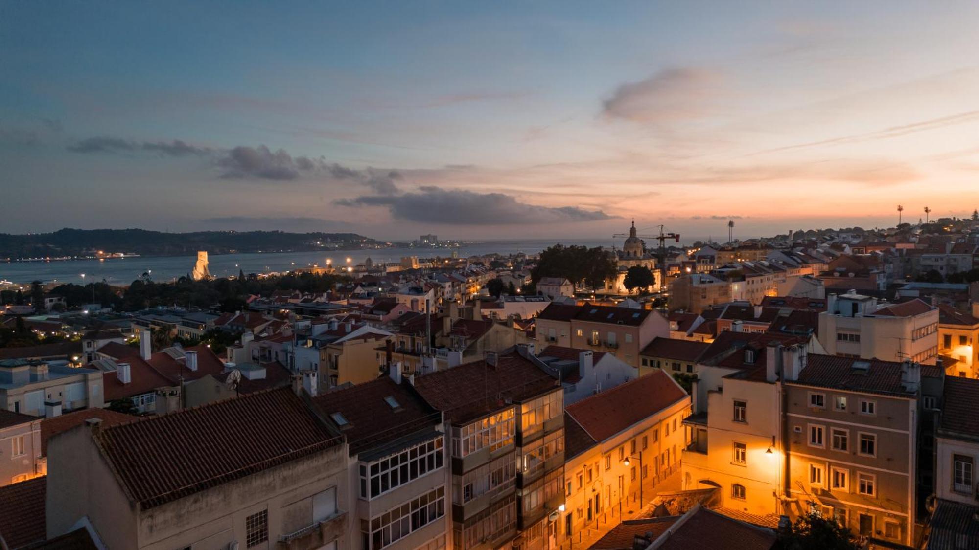Premium Flat At Ajuda/Belem With Balcony, Parking! Apartment Lisbon Exterior photo